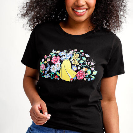 Vera Bradley Disney Short-Sleeved Graphic T-Shirt Women in Disney Snow White Black/Yellow 2XL